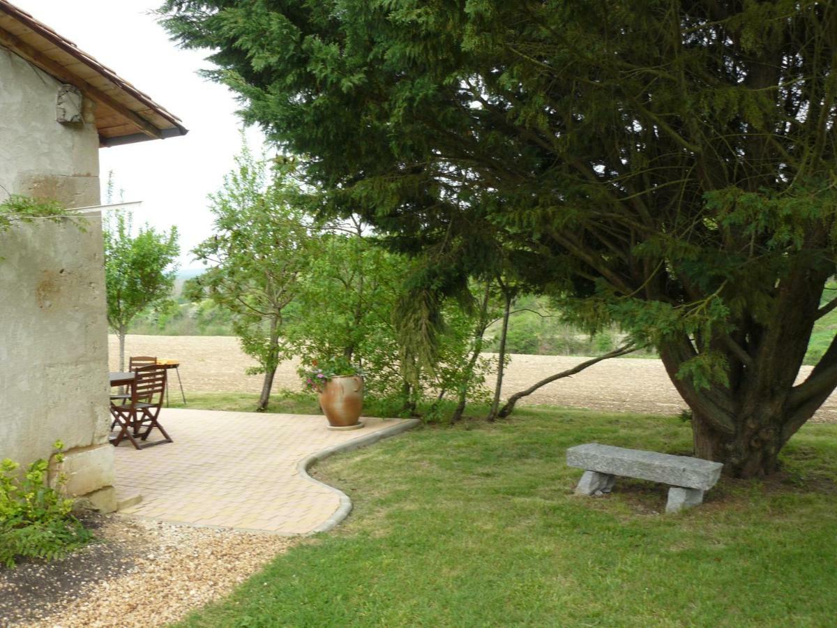 Gite Rural Charentais Les Essards  Kültér fotó